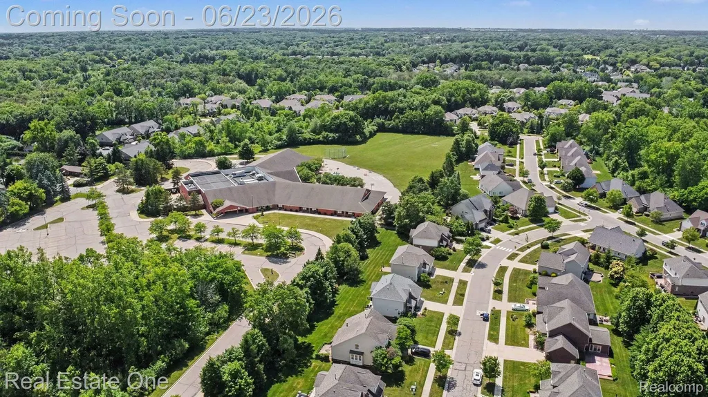 2106 Cattail Circle Rochester Hills City MI 48309