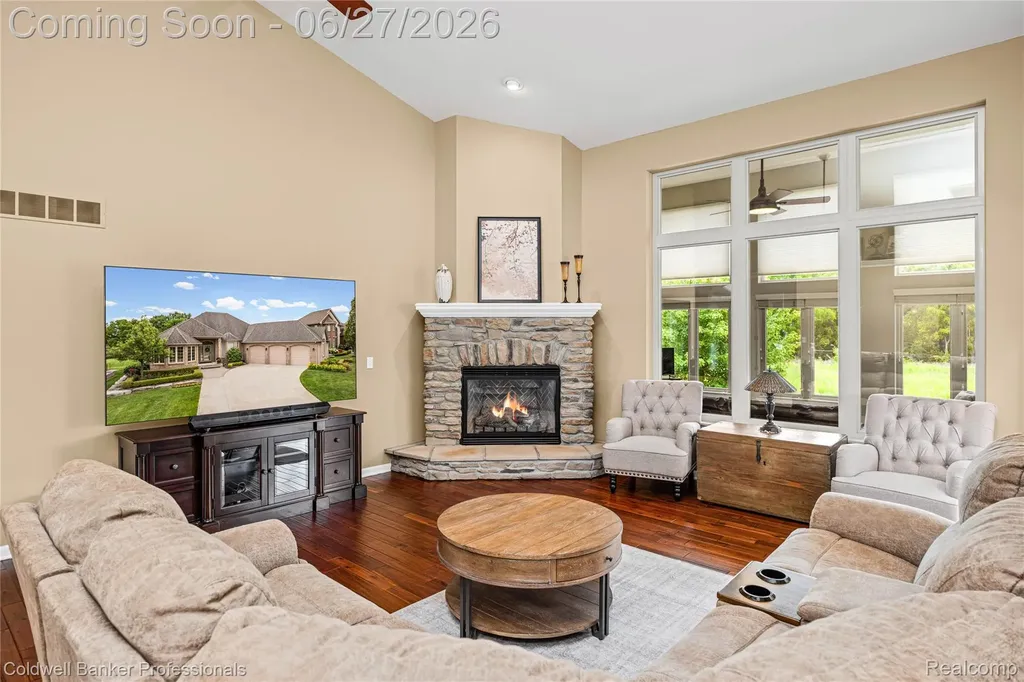 16238 Via Mera Macomb Township MI 48042