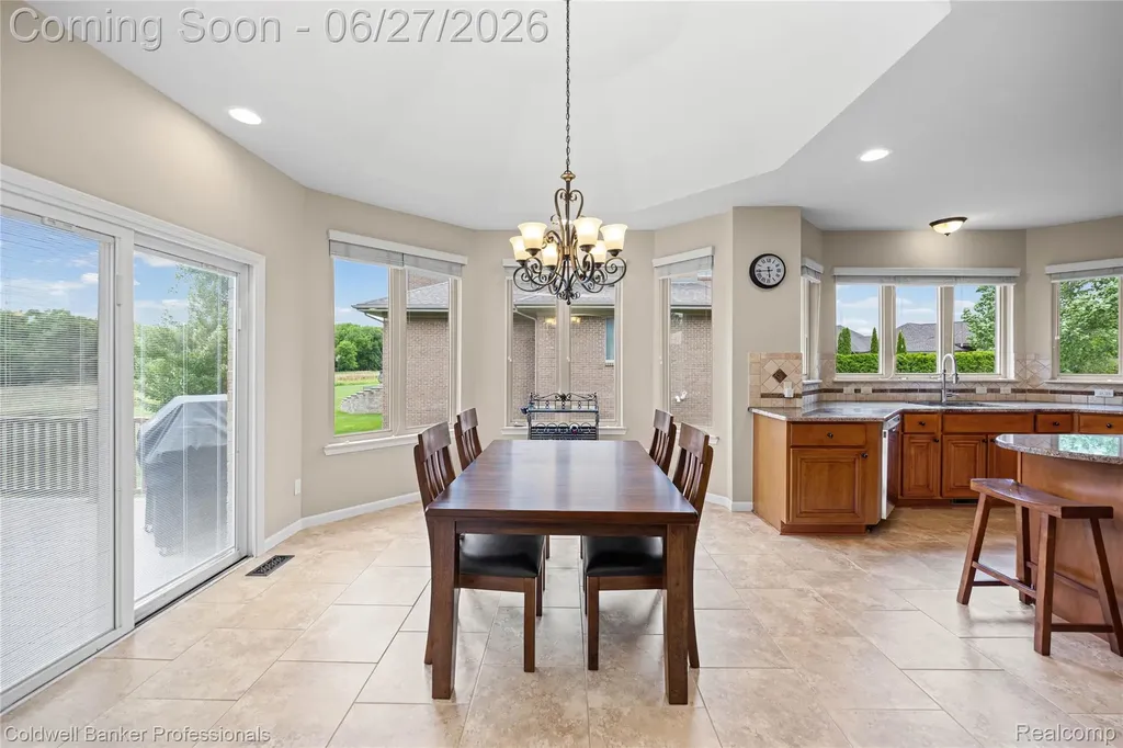 16238 Via Mera Macomb Township MI 48042