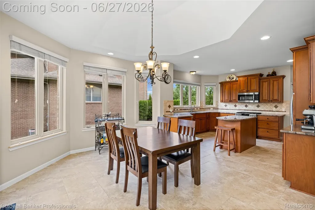 16238 Via Mera Macomb Township MI 48042
