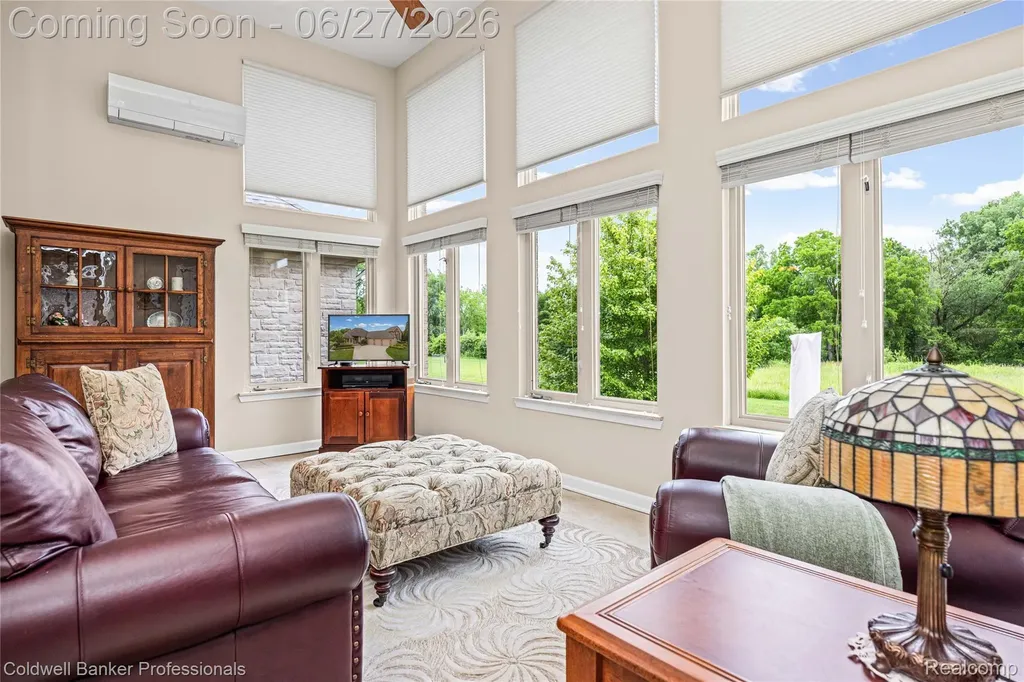 16238 Via Mera Macomb Township MI 48042