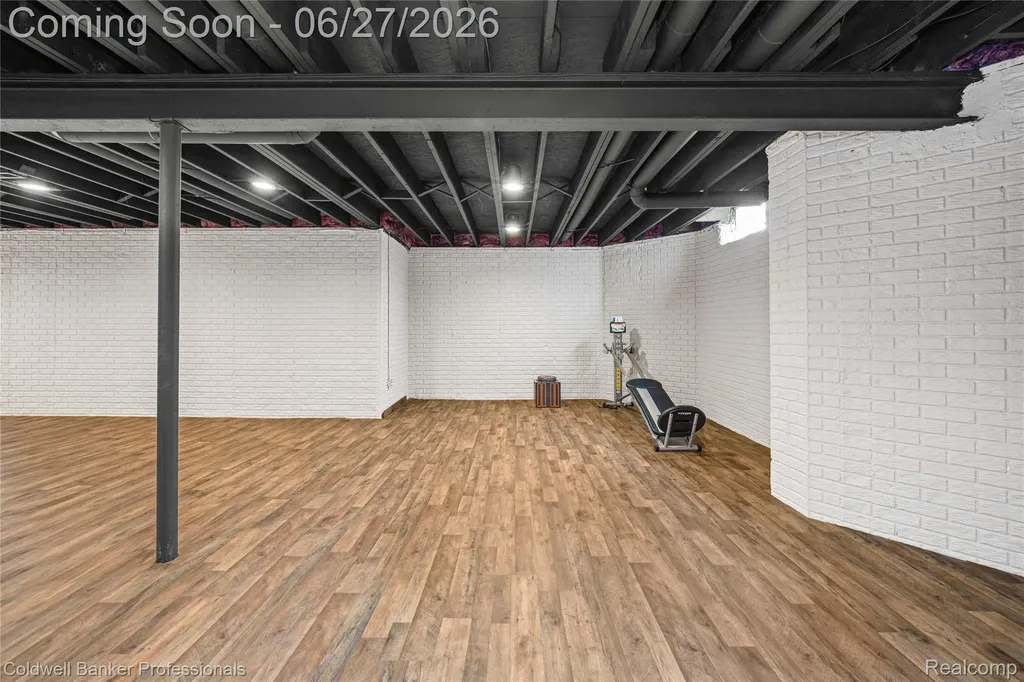16238 Via Mera Macomb Township MI 48042
