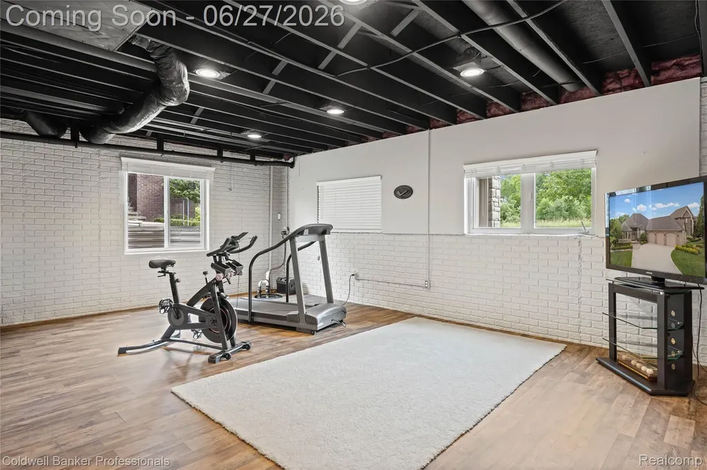16238 Via Mera Macomb Township MI 48042