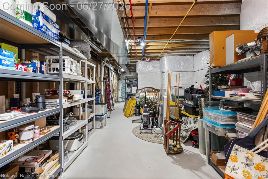 16238 Via Mera Macomb Township MI 48042