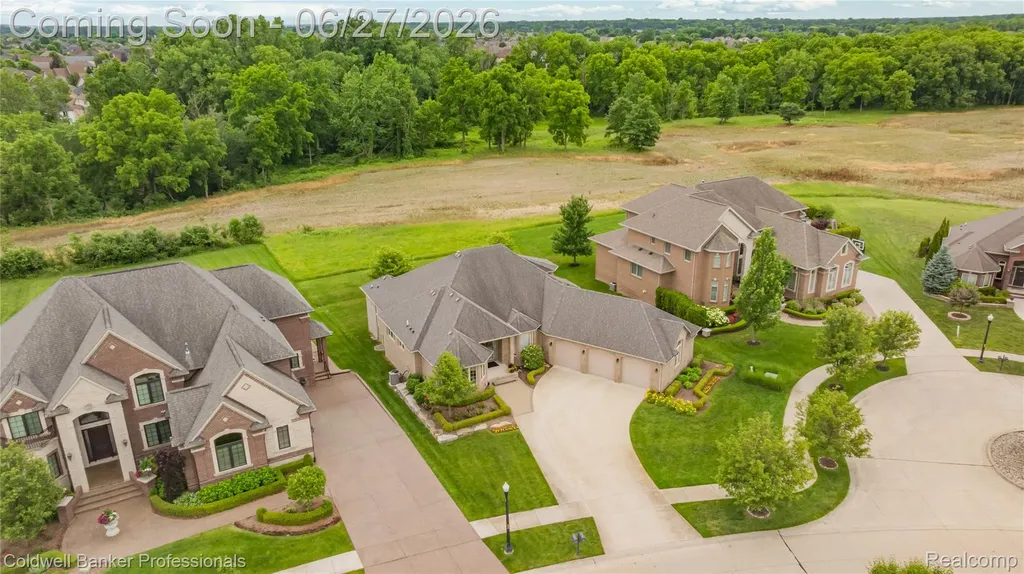 16238 Via Mera Macomb Township MI 48042