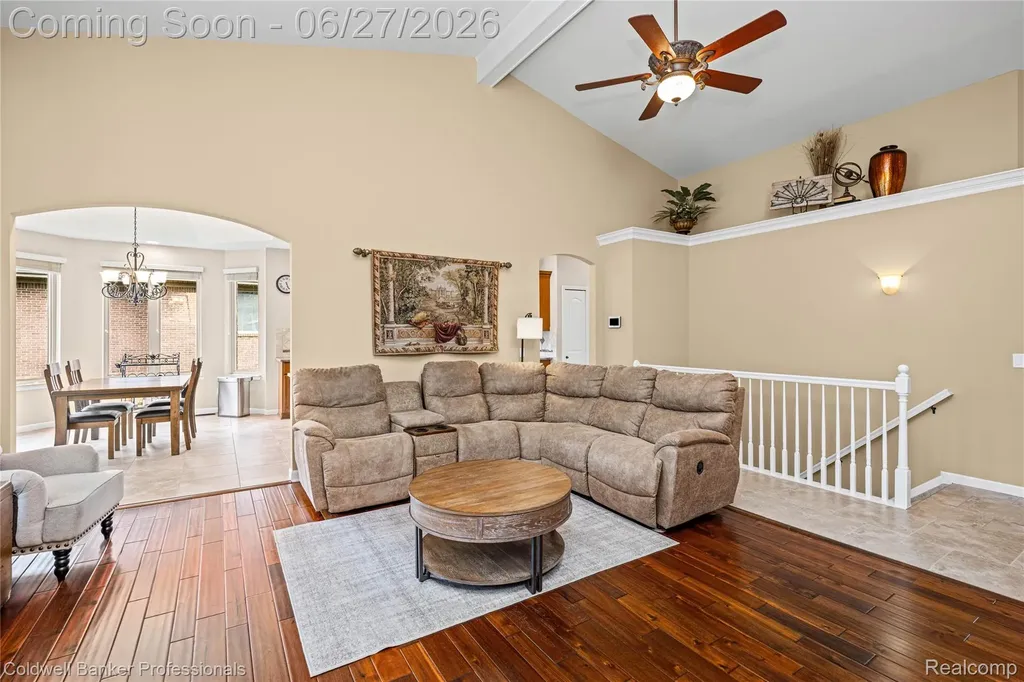 16238 Via Mera Macomb Township MI 48042