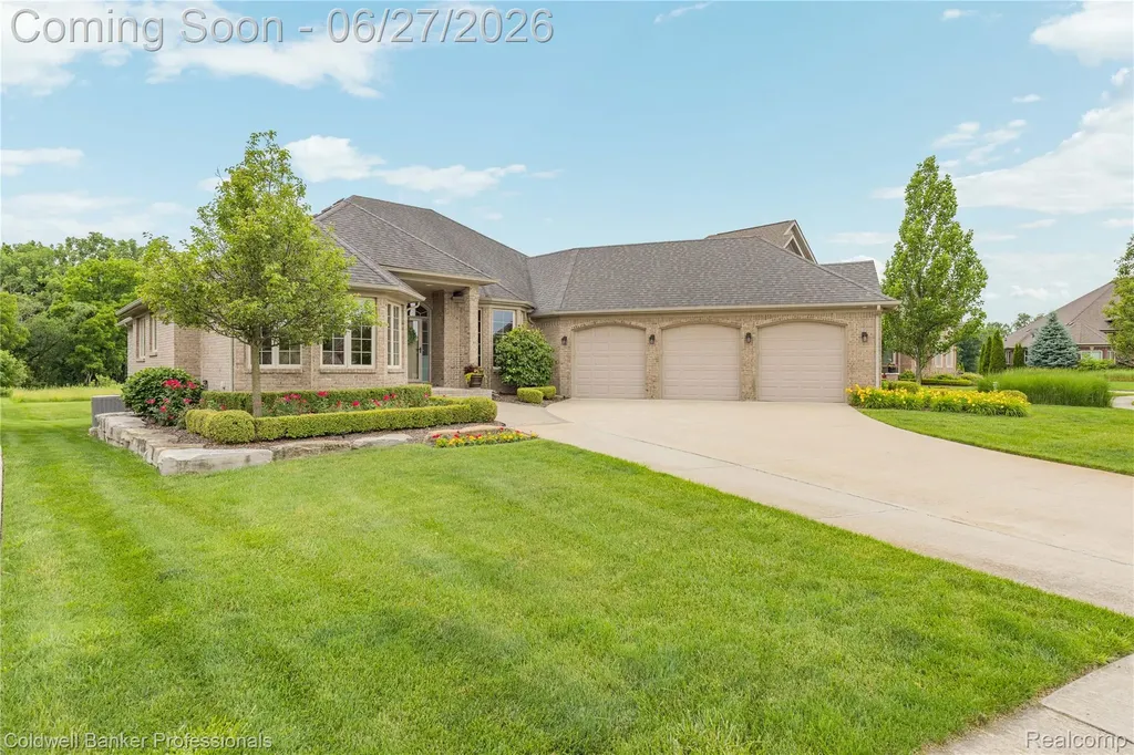16238 Via Mera Macomb Township MI 48042