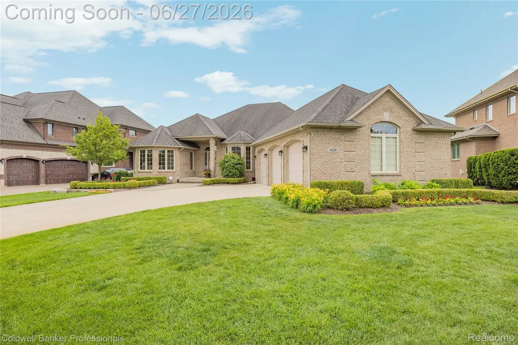 16238 Via Mera Macomb Township MI 48042