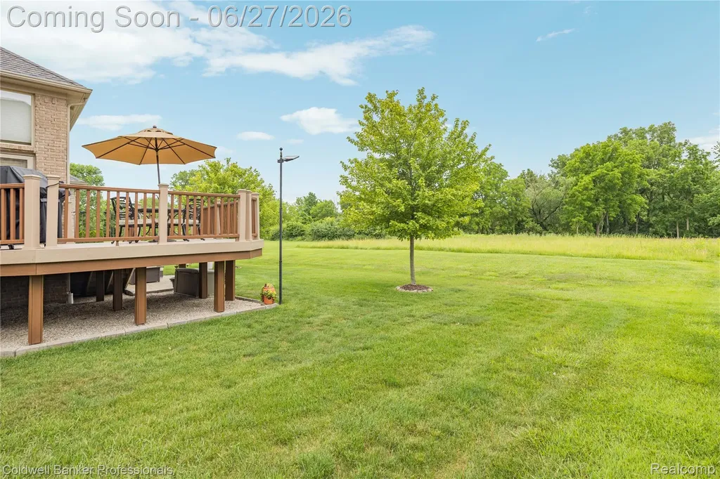 16238 Via Mera Macomb Township MI 48042