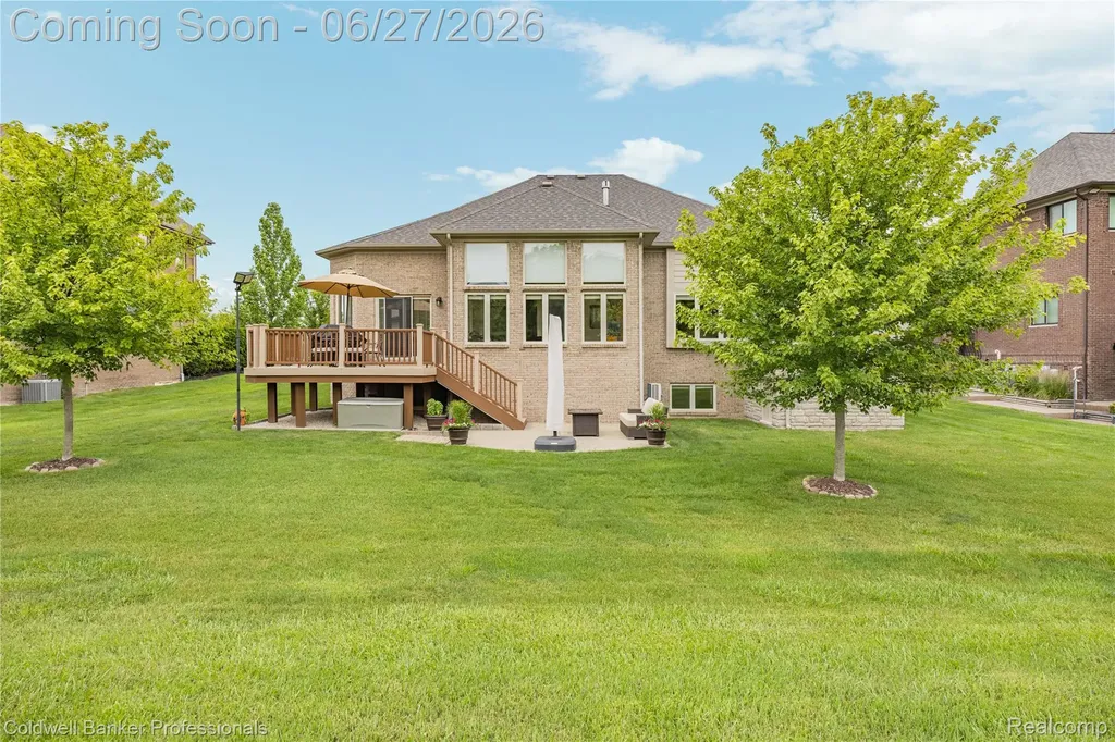 16238 Via Mera Macomb Township MI 48042
