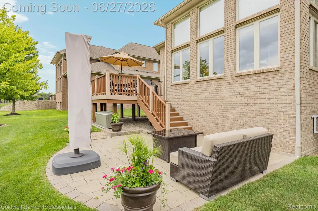 16238 Via Mera Macomb Township MI 48042