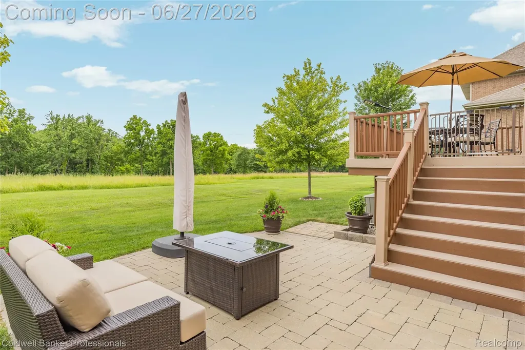 16238 Via Mera Macomb Township MI 48042
