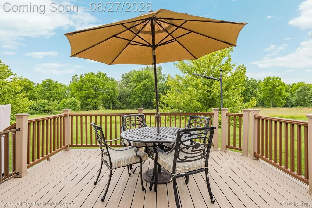 16238 Via Mera Macomb Township MI 48042