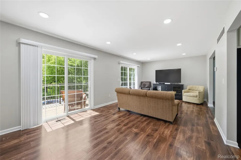 1319 Wagon Wheel Lane Rochester Hills City MI 48306