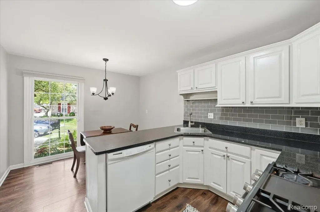 1319 Wagon Wheel Lane Rochester Hills City MI 48306