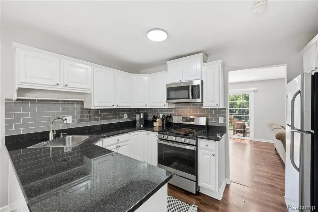 1319 Wagon Wheel Lane Rochester Hills City MI 48306