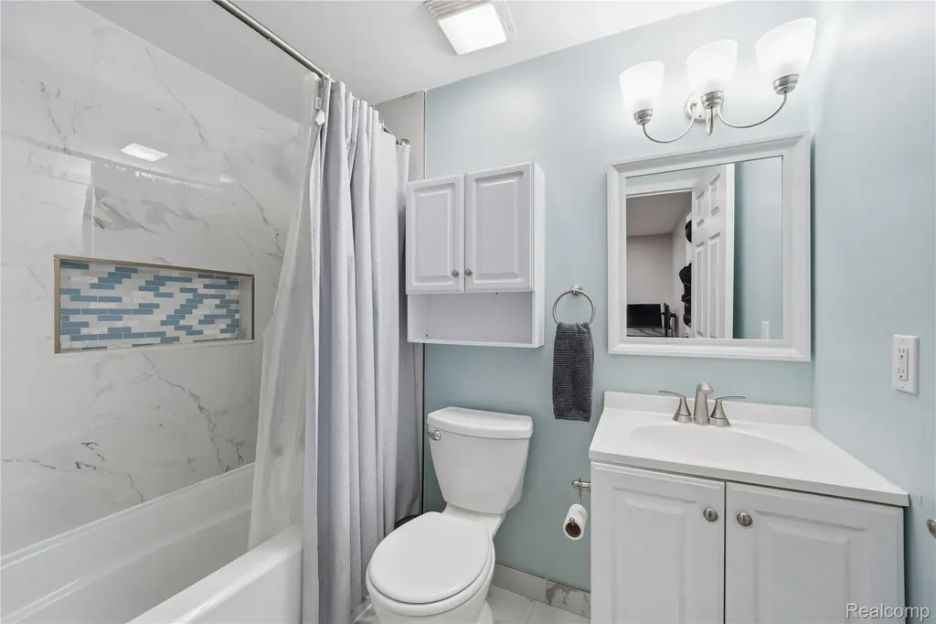 1319 Wagon Wheel Lane Rochester Hills City MI 48306