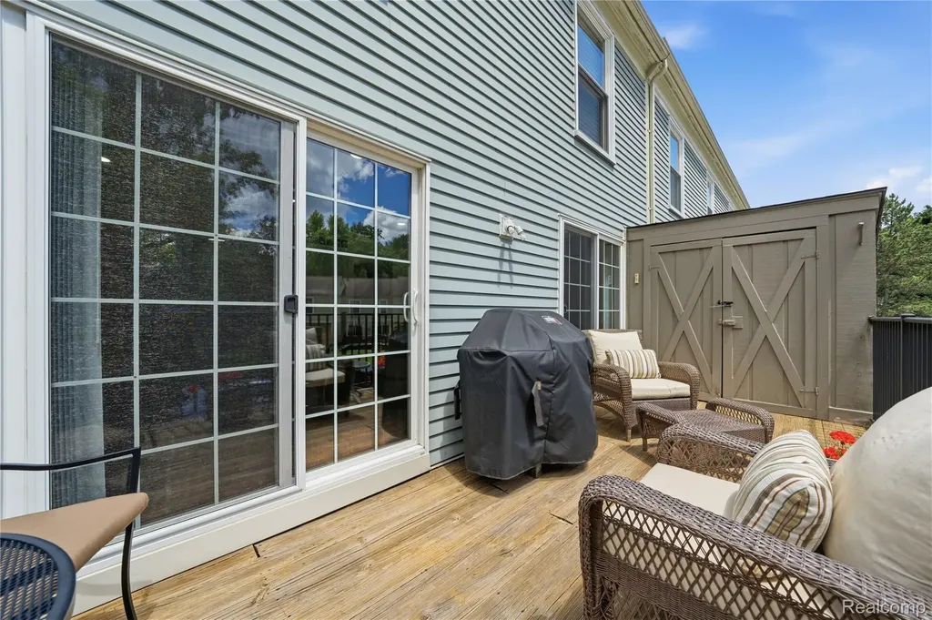 1319 Wagon Wheel Lane Rochester Hills City MI 48306