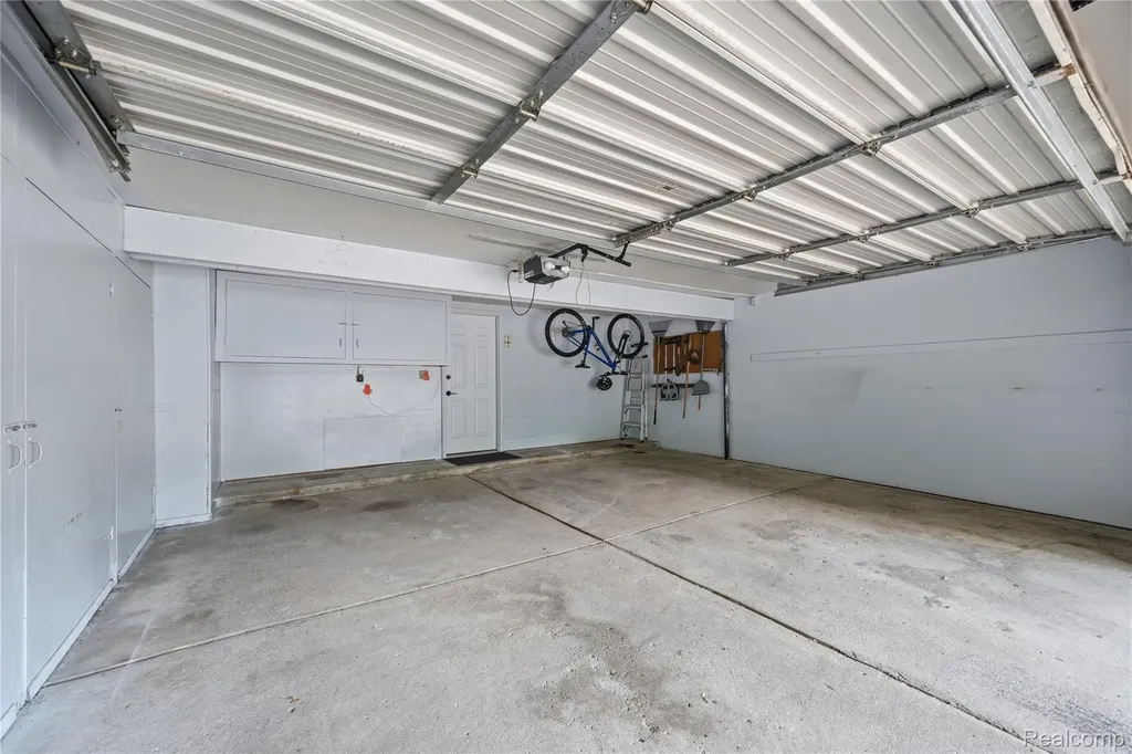 1319 Wagon Wheel Lane Rochester Hills City MI 48306