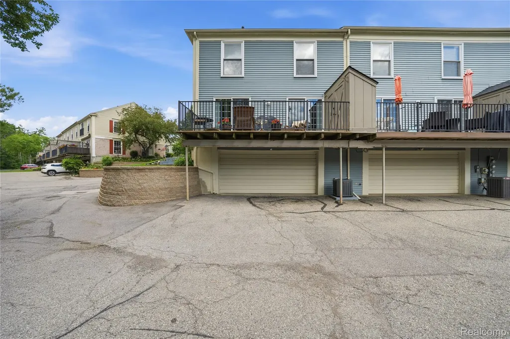 1319 Wagon Wheel Lane Rochester Hills City MI 48306