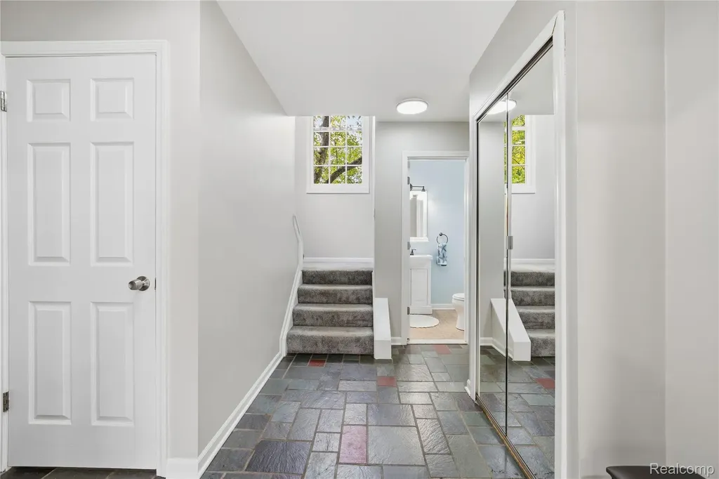 1319 Wagon Wheel Lane Rochester Hills City MI 48306