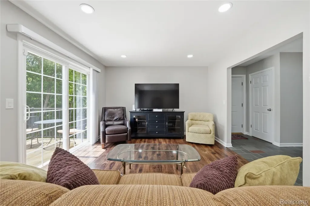 1319 Wagon Wheel Lane Rochester Hills City MI 48306