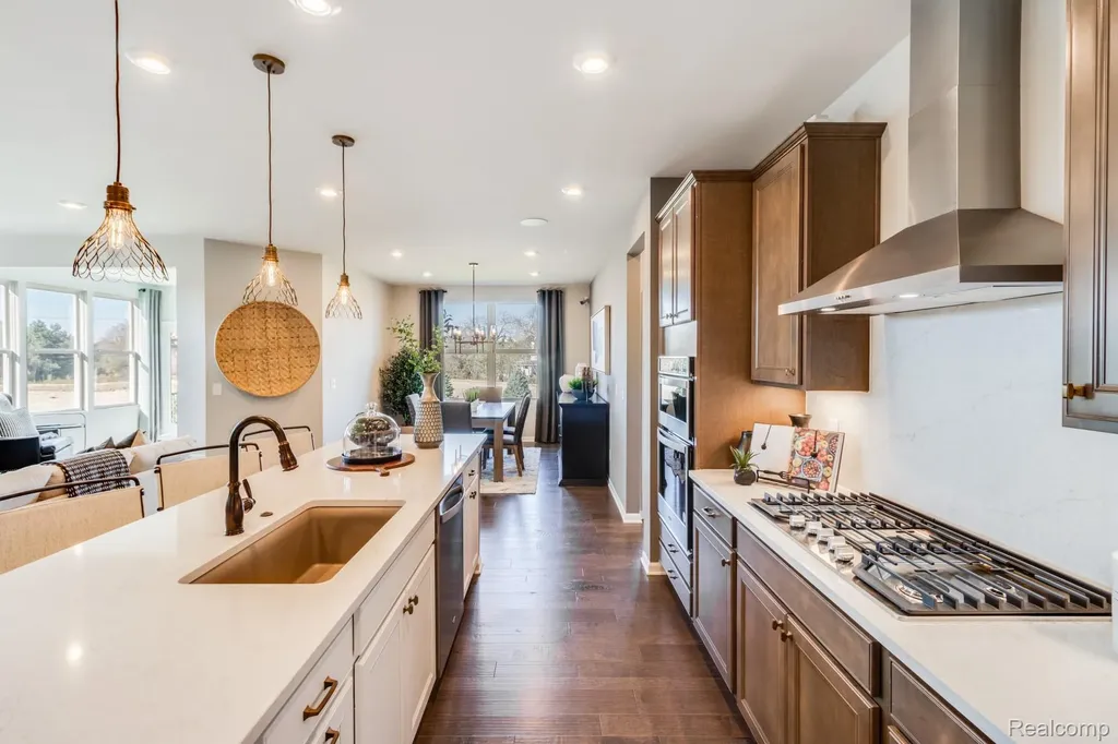 320 Dragonstone Court Lake Orion Village MI 48259