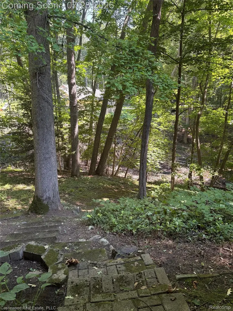 4100 Stockemer White Lake Charter Township MI 48383