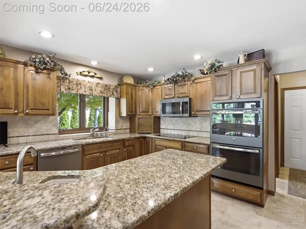 14863 Towering Oaks Drive Shelby Charter Township MI 48315