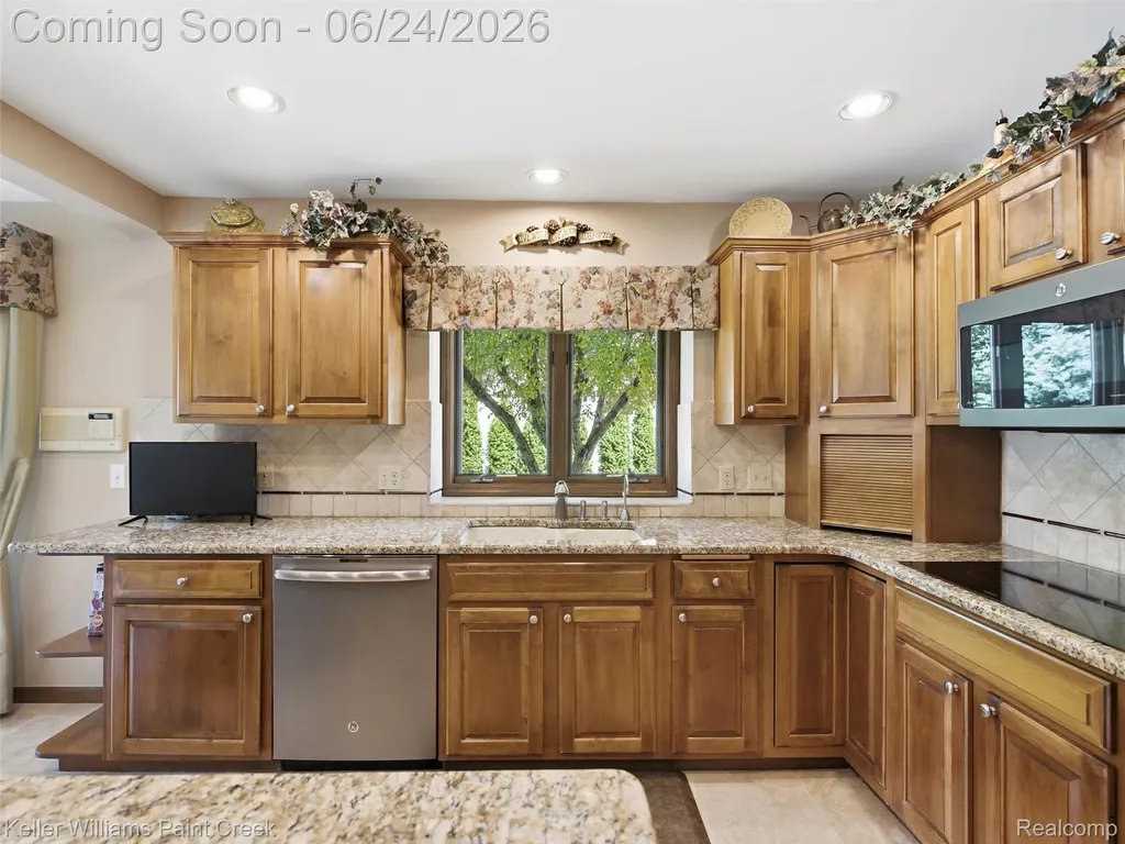 14863 Towering Oaks Drive Shelby Charter Township MI 48315