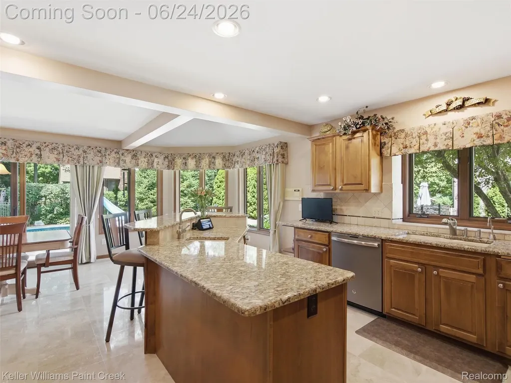 14863 Towering Oaks Drive Shelby Charter Township MI 48315