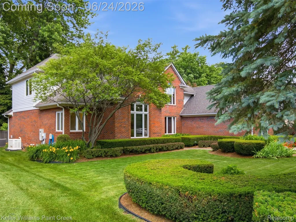 14863 Towering Oaks Drive Shelby Charter Township MI 48315