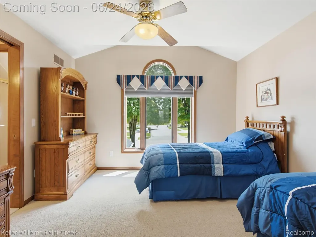 14863 Towering Oaks Drive Shelby Charter Township MI 48315