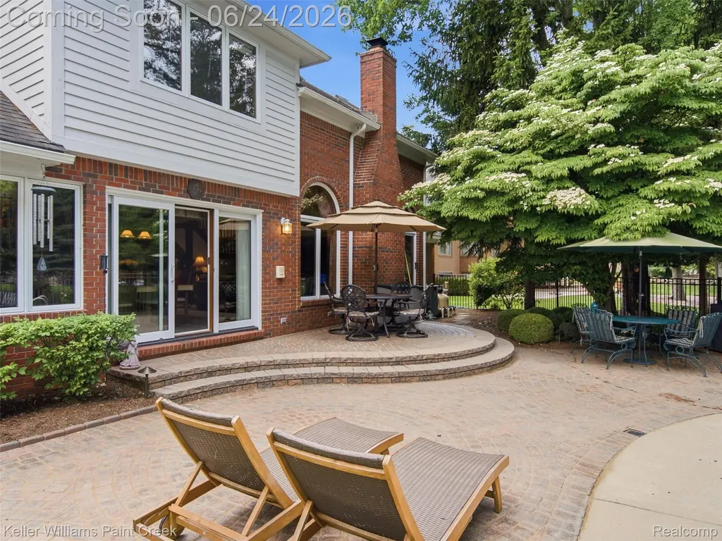 14863 Towering Oaks Drive Shelby Charter Township MI 48315