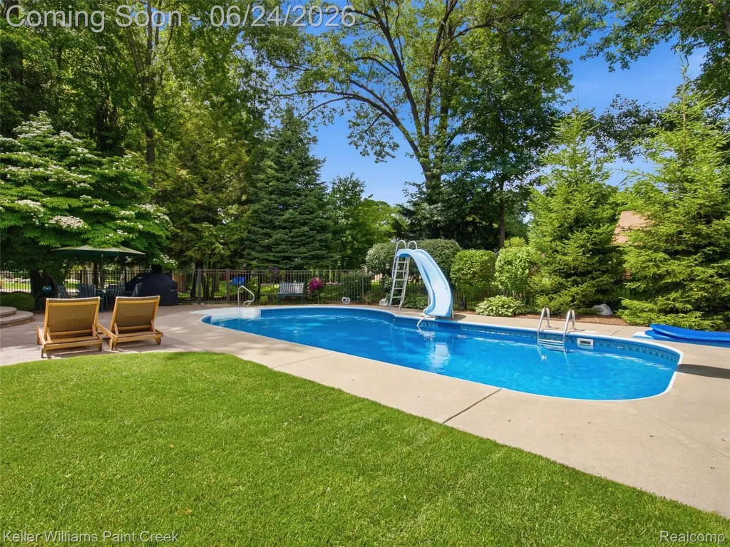 14863 Towering Oaks Drive Shelby Charter Township MI 48315