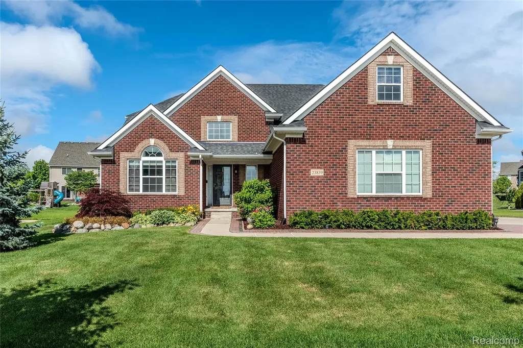 Lyon Charter Township MI, 23839 Enclave Drive