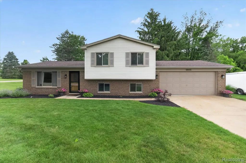 4903 Cape Town Highland Charter Township MI 48356