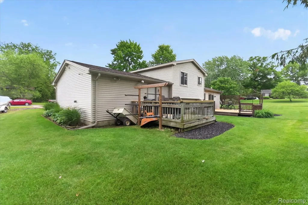 4903 Cape Town Highland Charter Township MI 48356