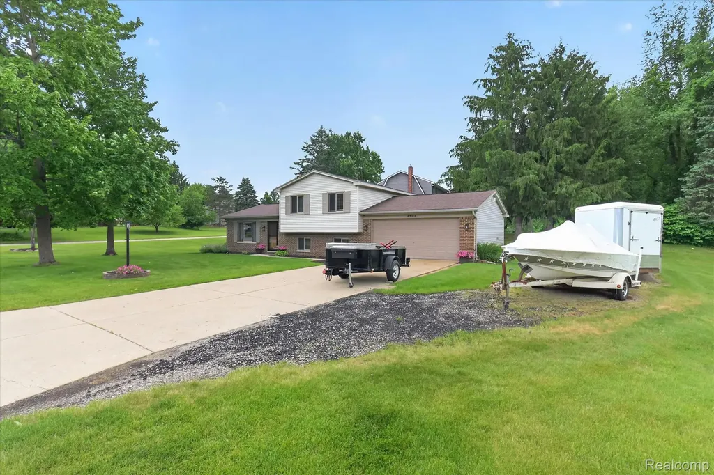 4903 Cape Town Highland Charter Township MI 48356