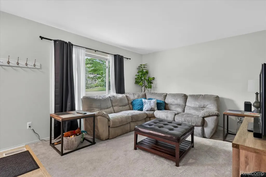 4903 Cape Town Highland Charter Township MI 48356