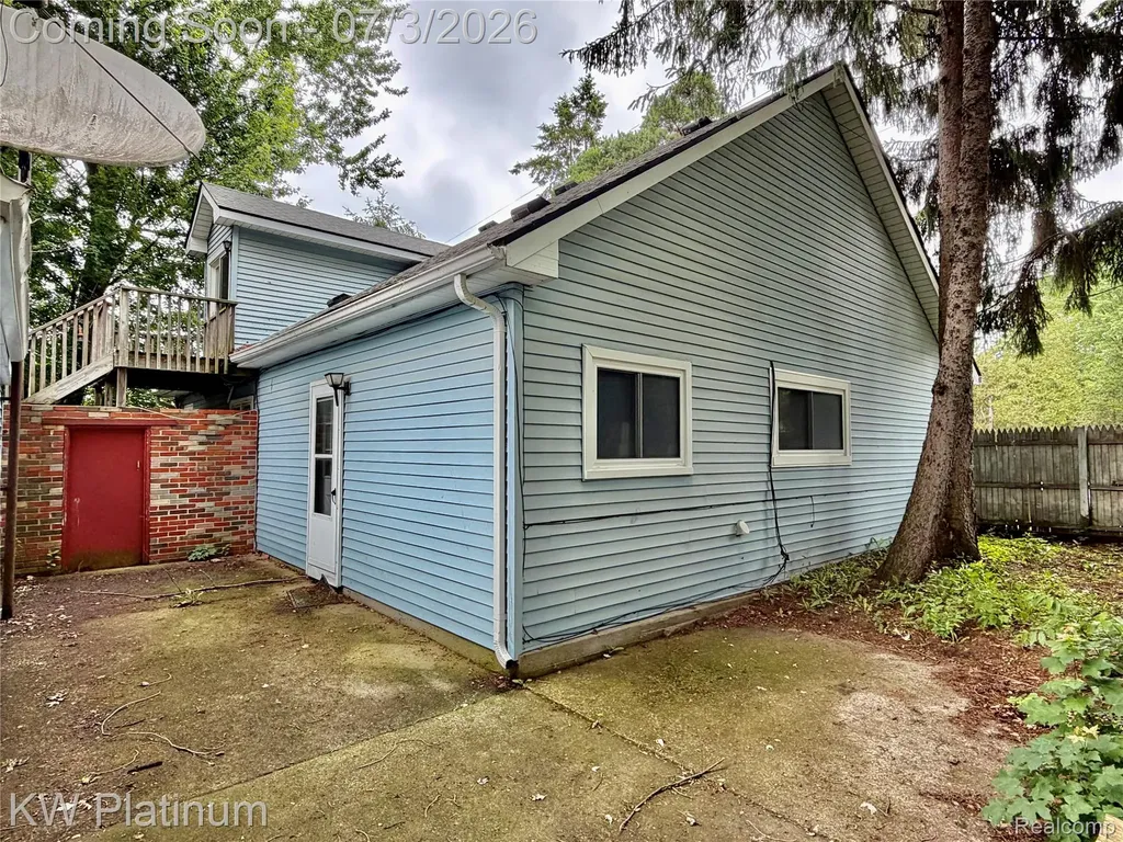 7955 Lakeshore Road Burtchville Township MI 48059