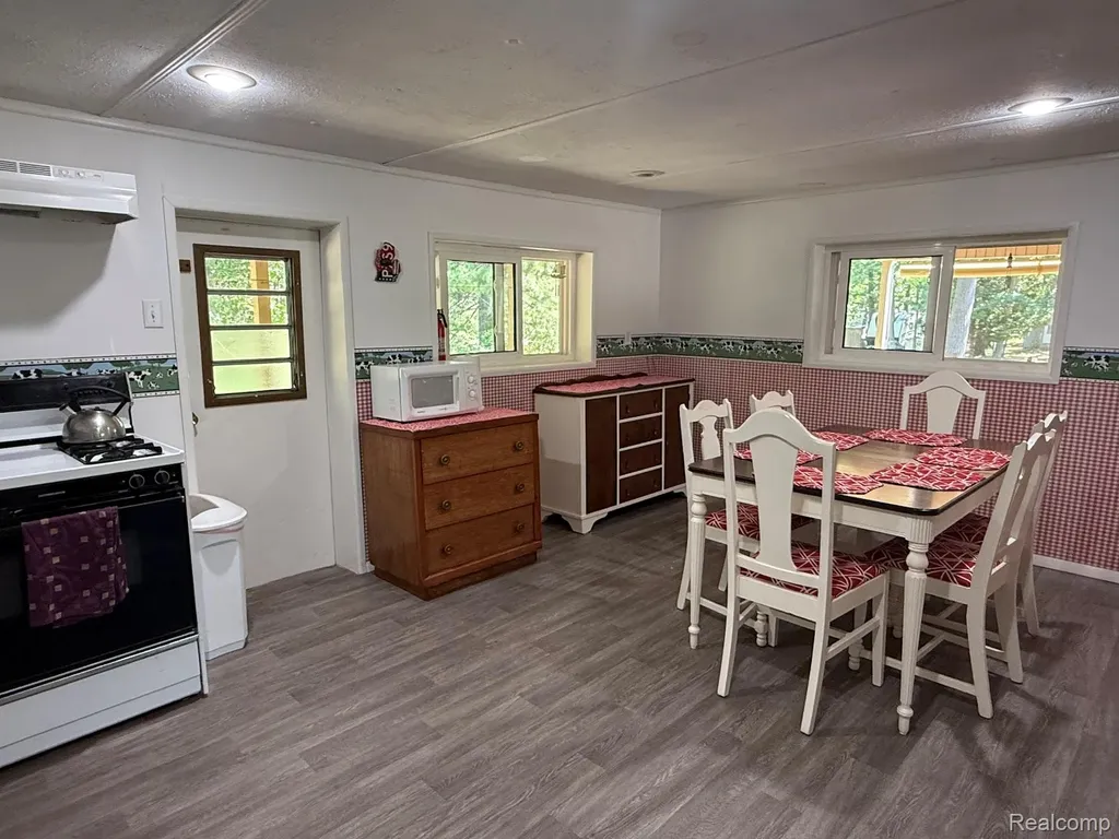 5680 Oakridge Drive Caseville Township MI 48725