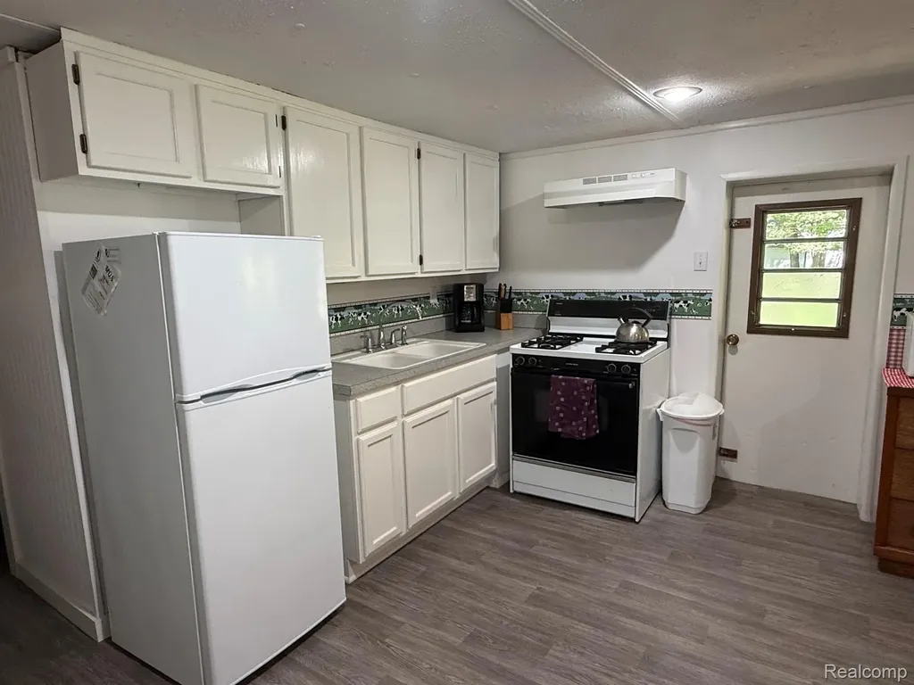 5680 Oakridge Drive Caseville Township MI 48725