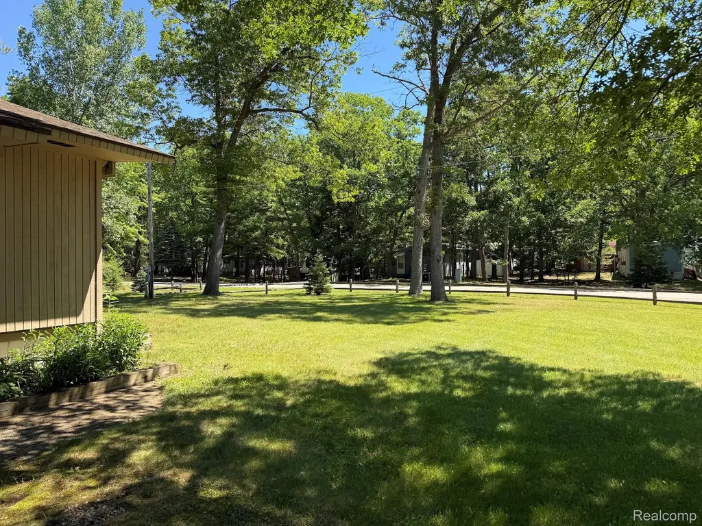 5680 Oakridge Drive Caseville Township MI 48725