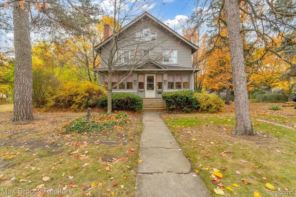 11 Poplar Park Boulevard Pleasant Ridge City MI 48069