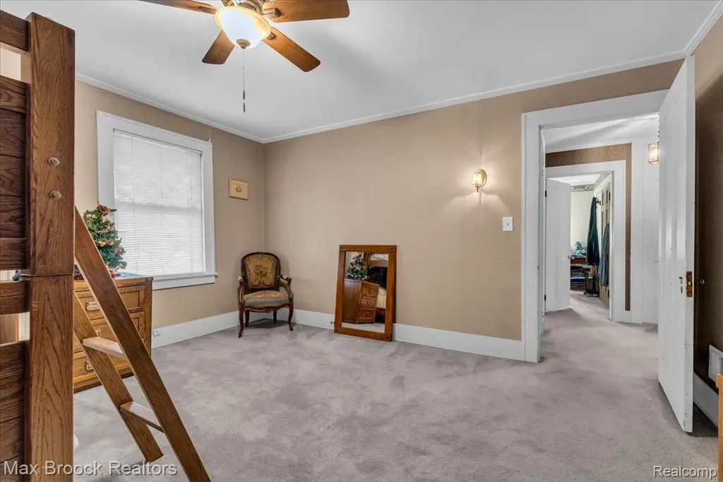 11 Poplar Park Boulevard Pleasant Ridge City MI 48069