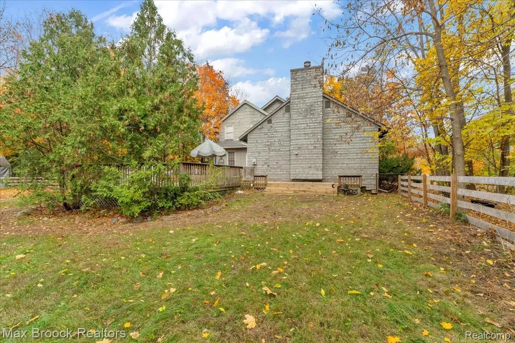 11 Poplar Park Boulevard Pleasant Ridge City MI 48069