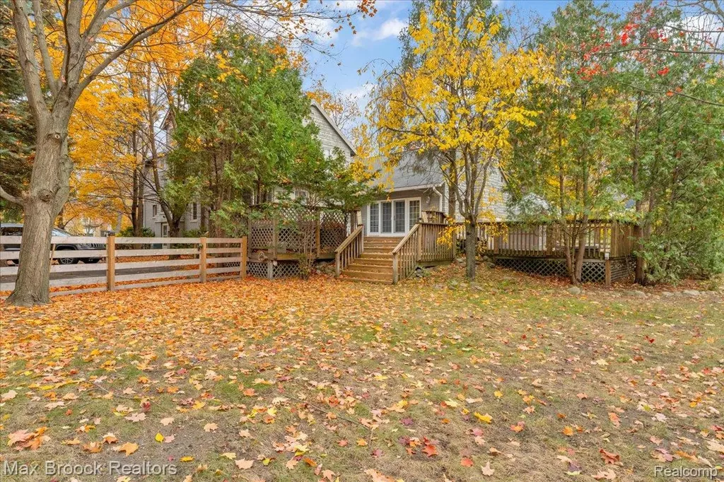 11 Poplar Park Boulevard Pleasant Ridge City MI 48069