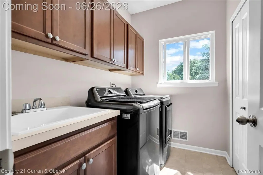 27099 Celtic Drive Flat Rock City MI 48134