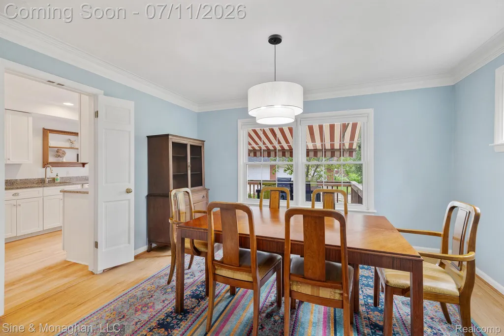 679 Neff Road Grosse Pointe City MI 48230